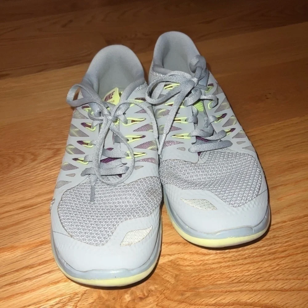 Nike free 5.0 light grey with purple and lime green accents 8.5